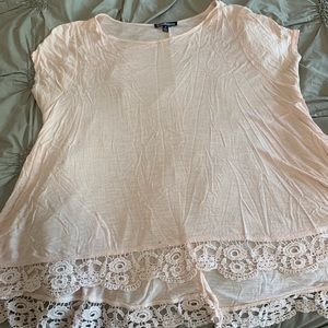 Baby pink boutique top with lace detailing